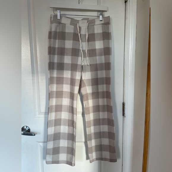 NWOT Fleece Old Navy Pajama Bottoms - Picture 2 of 3